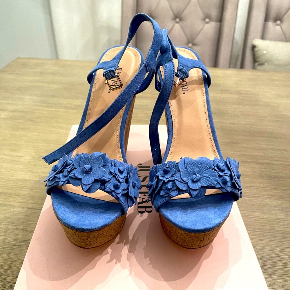 Just Fab periwinkle wedge heel sz11